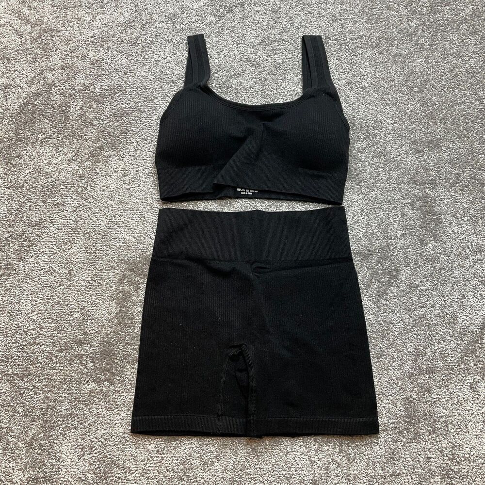 Simple & Graceful Clasic Best 2 Piece Outfit Tank Top & Shorts Girls Medium New